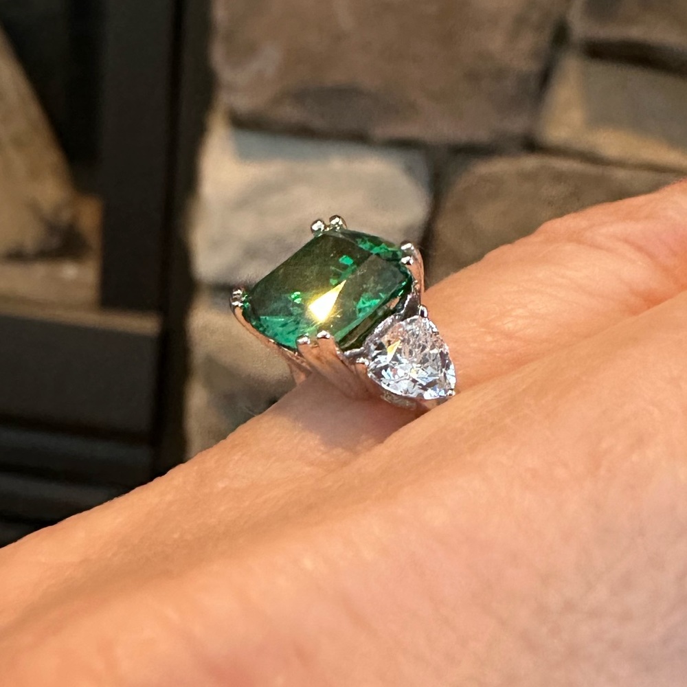CZ square emerald ring - Picture 5 of 5
